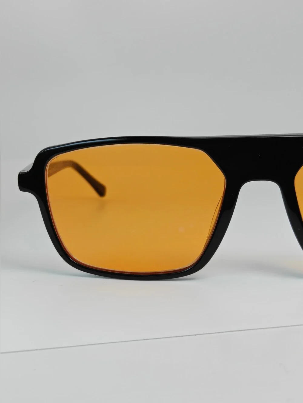 Zirfas. Black Frame Moc Double Bar. Bold.  All Black